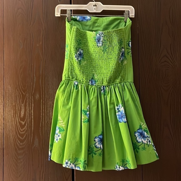 Hollister strapless Hawaiian lime green mini dress with blue flowers. Size Med - Picture 6 of 13